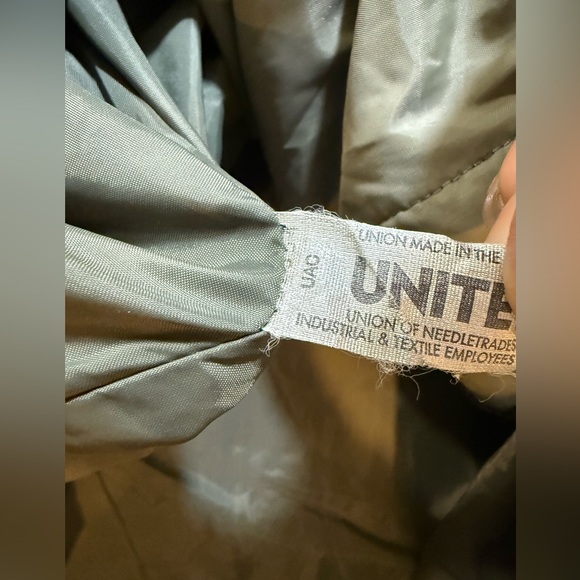 London Fog double-breasted belted trench coat in a greenish gray shade sz 4 - Picture 7 of 9